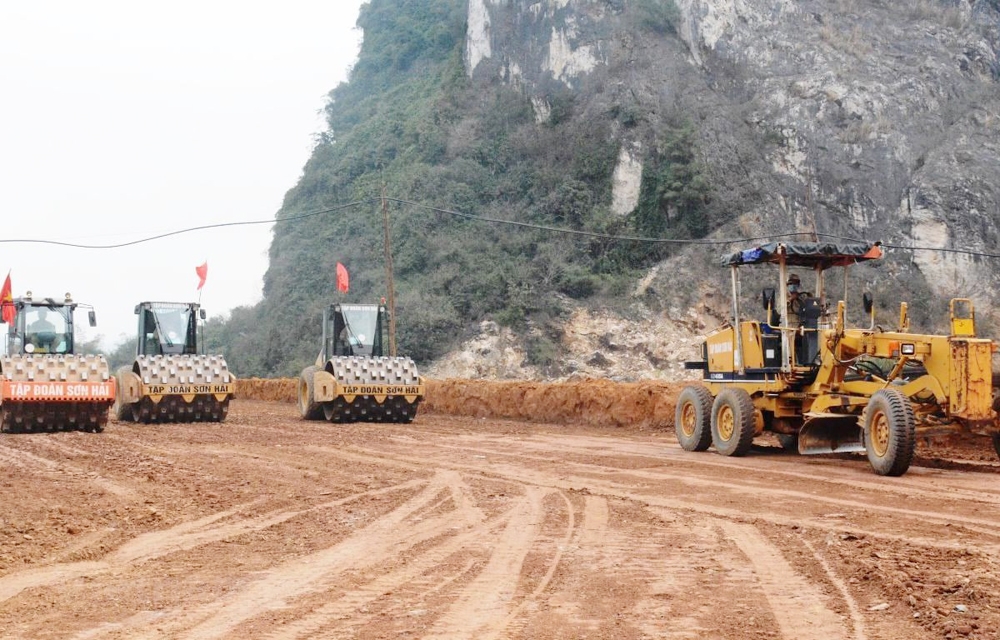 HoREA đề xuất nhập khẩu cát từ Campuchia để phục vụ thi công các công trình trọng điểm