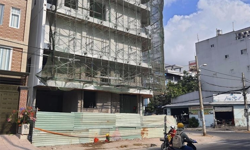 Thành phố Hồ Chí Minh: Điều tra nữ công nhân tử vong ở công trình đang xây dựng