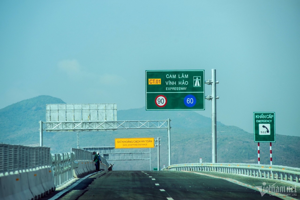 Những tuyến cao tốc rút ngắn hành trình TP.HCM - Nha Trang và Hà Nội - Vinh