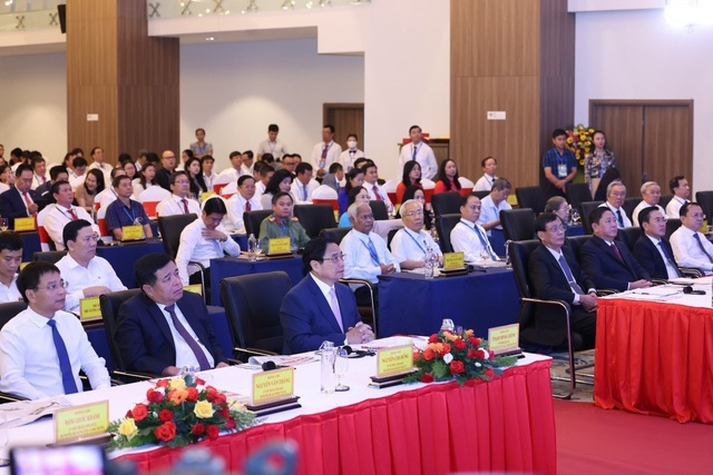 Thủ tướng kỳ vọng Ninh Thuận vượt lên mạnh mẽ, phát triển nhanh, bền vững