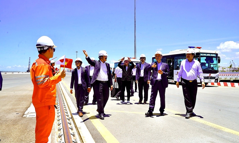 Chính quyền thành phố Okayama thăm Cảng quốc tế Long An