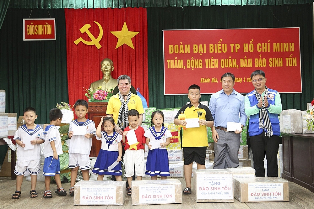 Đoàn đại biểu Thành phố Hồ Chí Minh thăm Trường Sa, Nhà giàn DK1