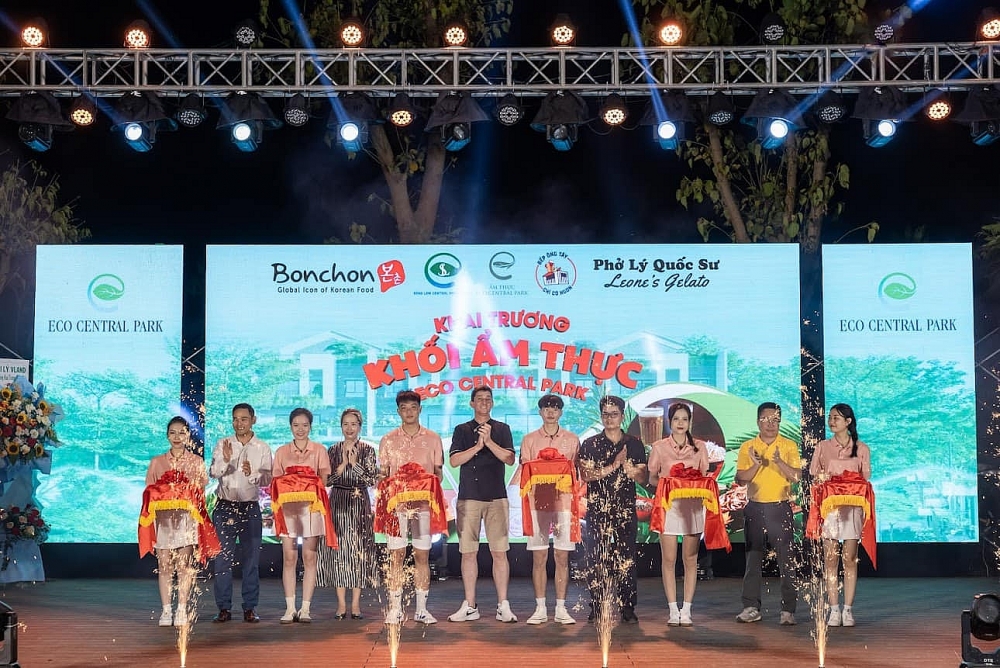 Hơn 25 nghìn người tham gia bữa tiệc âm nhạc, ẩm thực giữa đại công viên xanh lớn nhất Nghệ An