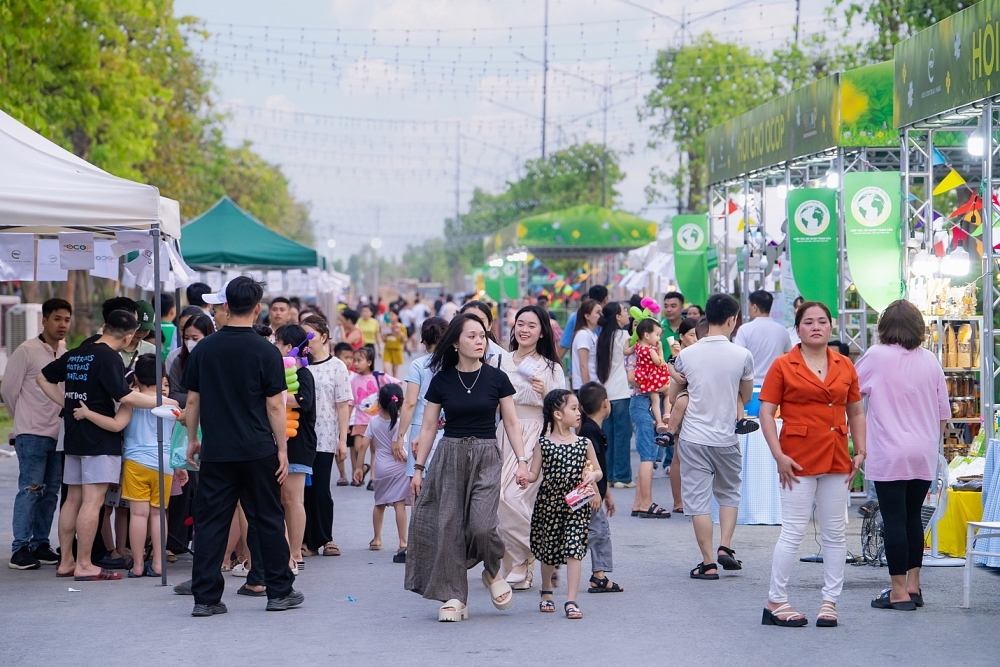 Hơn 25 nghìn người tham gia bữa tiệc âm nhạc, ẩm thực giữa đại công viên xanh lớn nhất Nghệ An