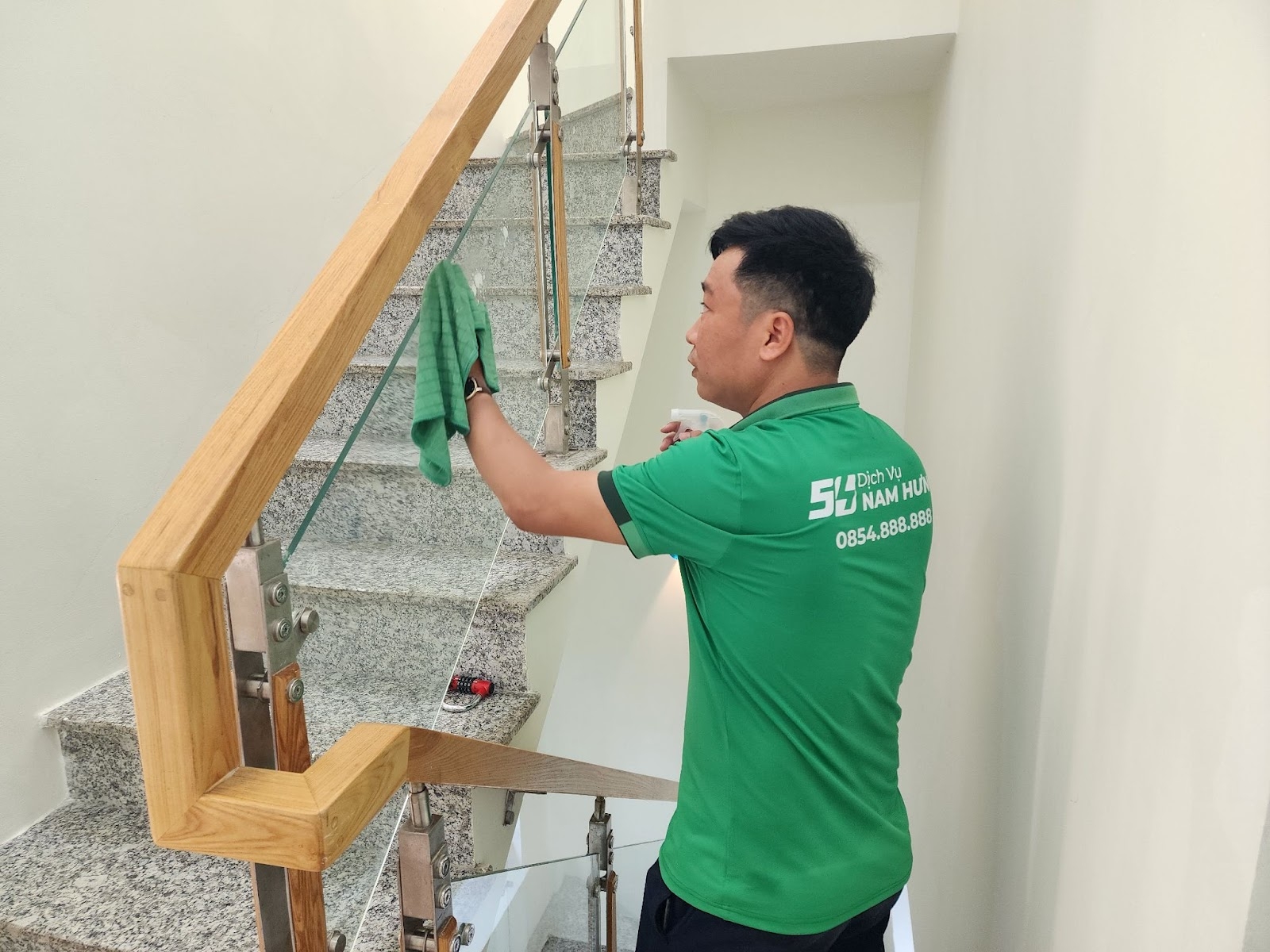 Dịch vụ Nam Hưng : Đơn vị cung cấp dịch vụ vệ sinh công nghiệp uy tín tại Thành phố Hồ Chí Minh