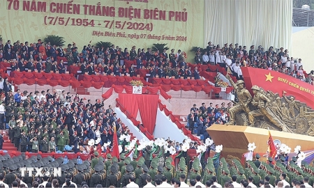 Lễ míttinh kỷ niệm 70 năm Chiến thắng Điện Biên Phủ: Viết tiếp những bản hùng ca
