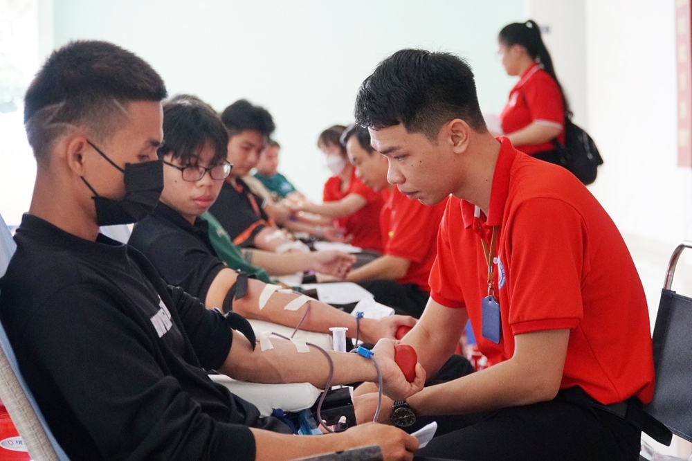 Trường Đại học Xây dựng miền Tây: Ngày Hội hiến máu tình nguyện năm 2024 thu được 135 đơn vị máu