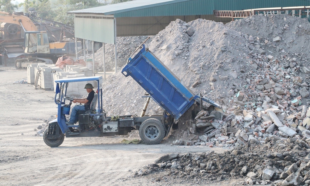 Quảng Ninh: Chế biến đất thải mỏ thành vật liệu xây dựng