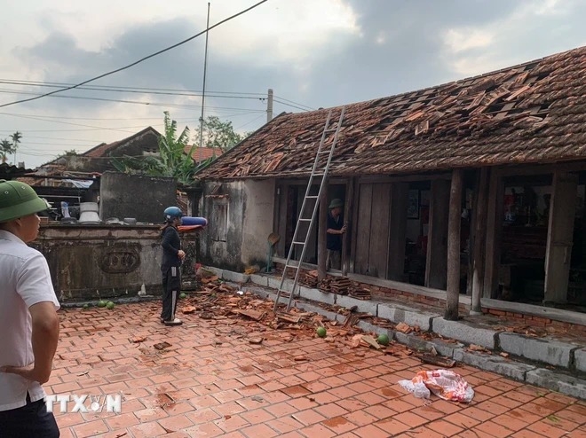 Quảng Ninh: Mưa dông kèm vòi rồng làm hơn 70 hộ dân bị thiệt hại