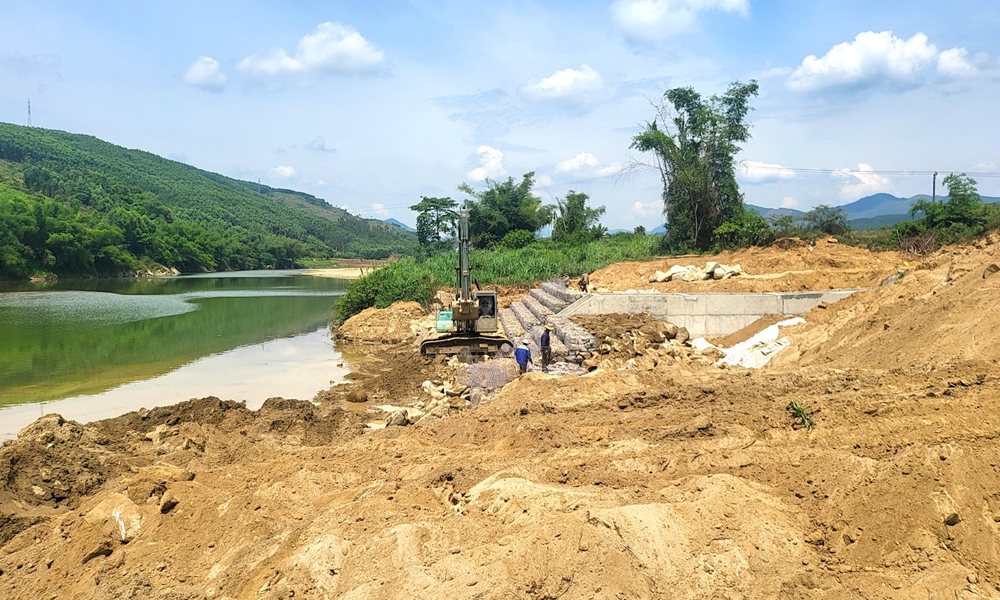 Nghi vấn nhà thầu lợi dụng thi công công trình để khai thác cát ở Quảng Ngãi: Công an vào cuộc