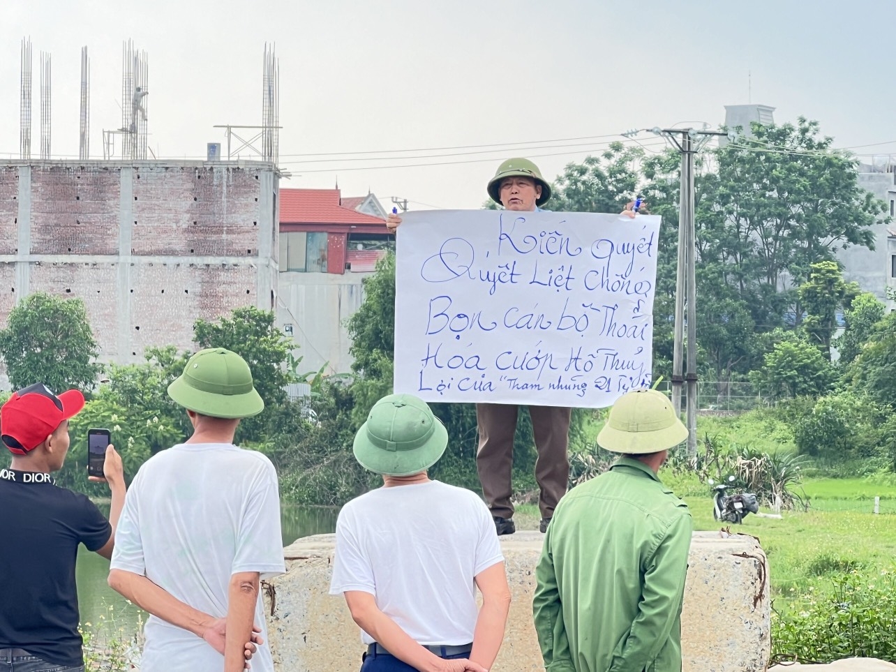 Lập Thạch (Vĩnh Phúc): Đối thoại với nhân dân về việc bồi thường giải phóng mặt bằng và đấu giá quyền sử dụng đất tại xã Triệu Đề