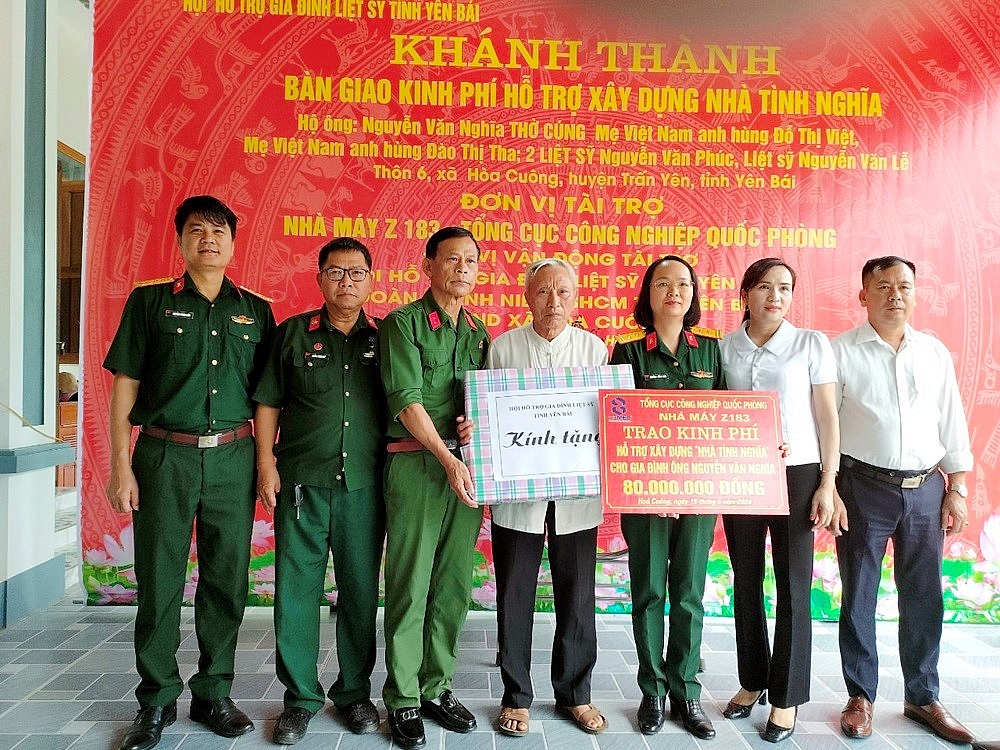 Trấn Yên (Yên Bái): Khánh thành, bàn giao kinh phí hỗ trợ xây dựng nhà tình nghĩa tại xã Hòa Cuông