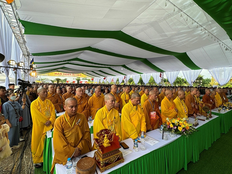 Hưng Yên: Hàng nghìn phật tử tham dự Đại lễ Phật đản tại chùa Phúc Lâm