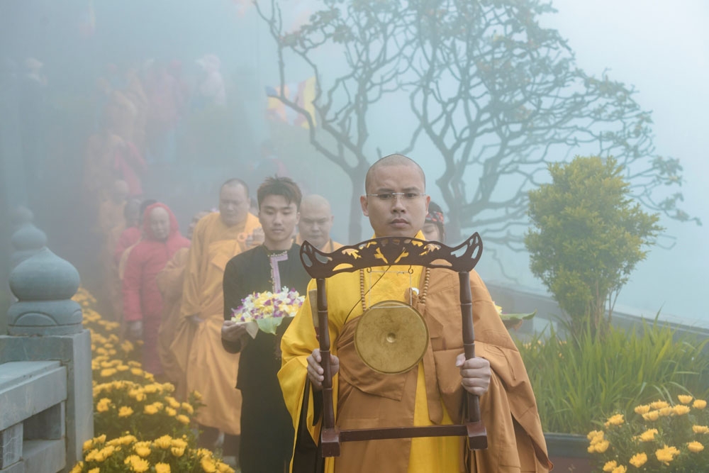 Linh thiêng Đại lễ Phật đản 2024 trên đỉnh Fansipan