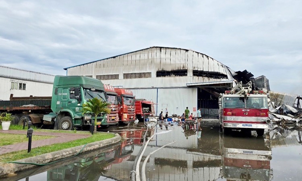 Ninh Bình: Cháy nhà xưởng tại Khu công nghiệp Khánh Phú
