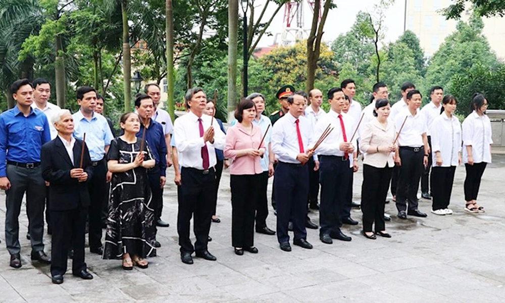 Bắc Ninh: Dâng hương kỷ niệm 119 năm Ngày sinh đồng chí Hoàng Quốc Việt