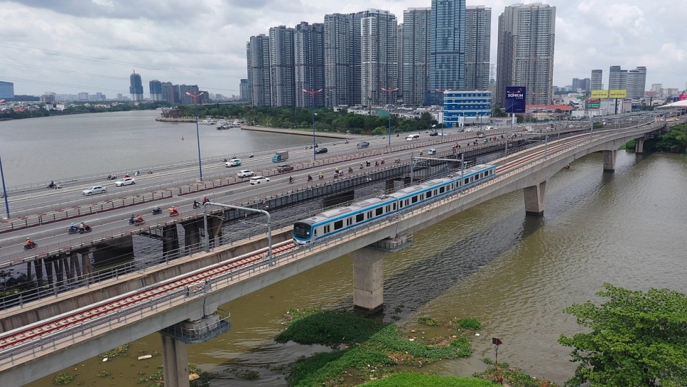 Thành phố Hồ Chí Minh chỉ đạo về việc vận chuyển hành khách đến tuyến metro số 1