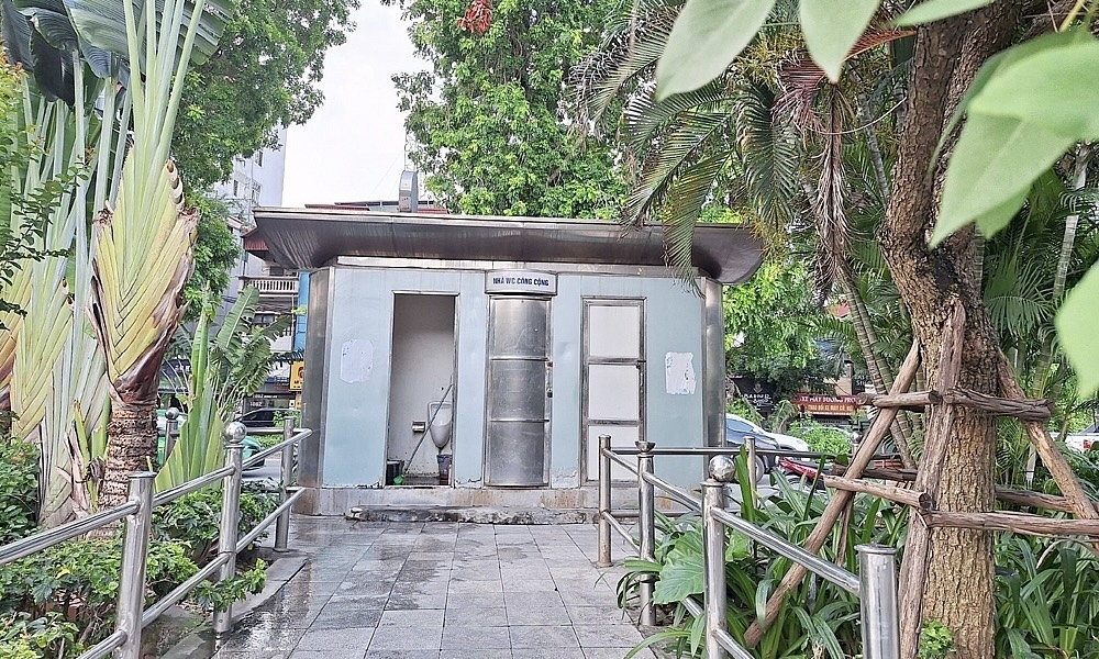 Nhà vệ sinh công cộng tại Hà Nội: Có cải thiện, nhưng không đáng kể