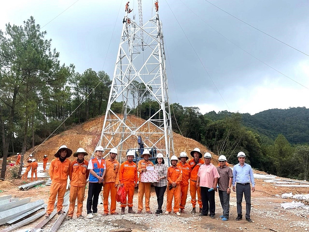 Công ty Cổ phần Sông Đà 11: Tăng cường nhân lực bảo đảm tiến độ Dự án đường dây 500kV mạch 3