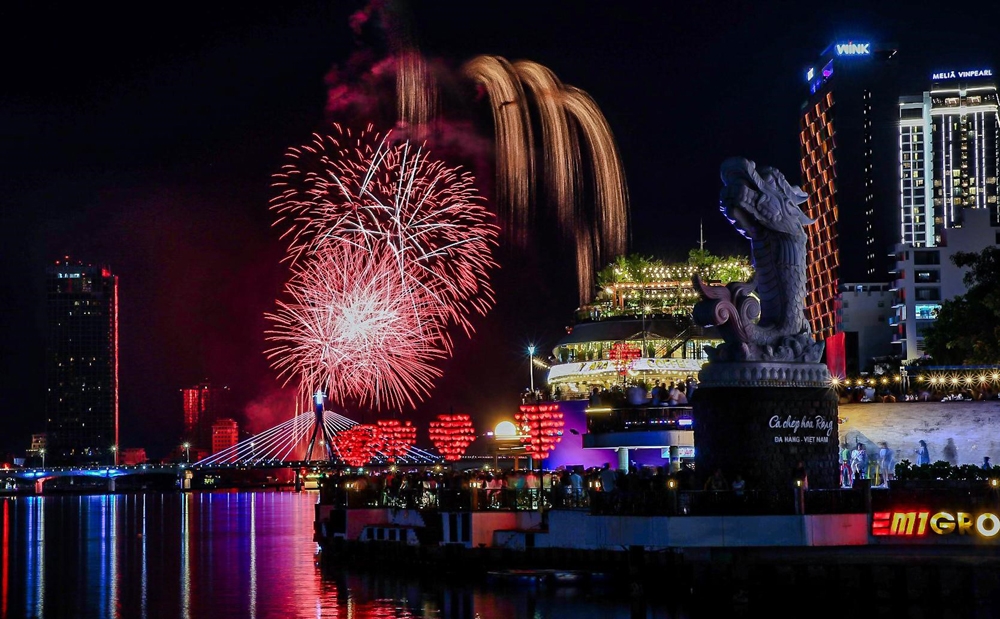 Chùm ảnh màn đối đầu đỉnh cao đêm khai mạc Lễ hội pháo hoa quốc tế Đà Nẵng - DIFF 2024