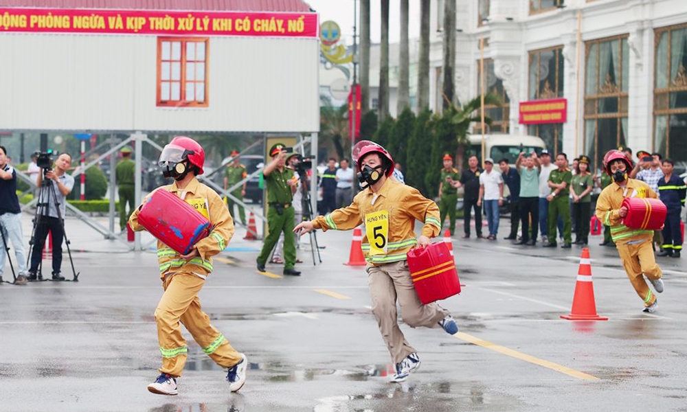 Bộ Công an phối hợp với tỉnh Nam Định tổ chức Hội thi nghiệp vụ chữa cháy và cứu nạn cứu hộ