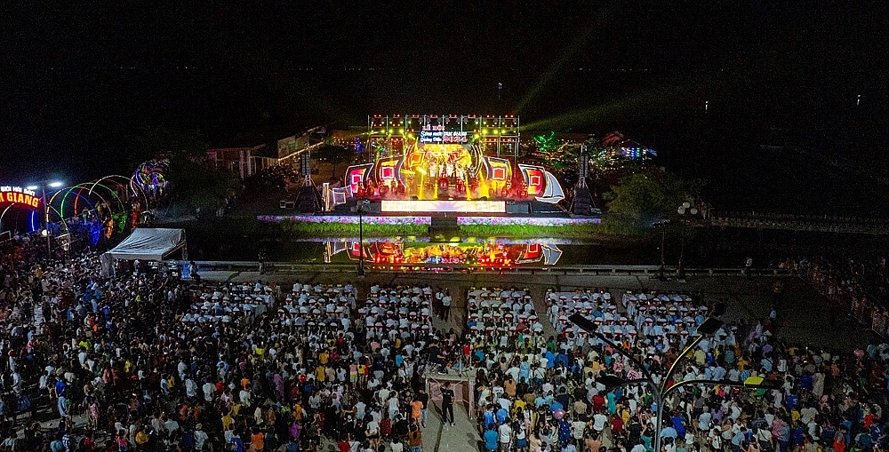 Thừa Thiên – Huế: Nhiều hoạt động đặc sắc ở lễ hội Sóng nước Tam Giang