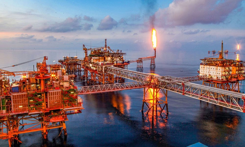 Petrovietnam: Tiếp tục duy trì tăng trưởng khi giá dầu đảo chiều giảm mạnh