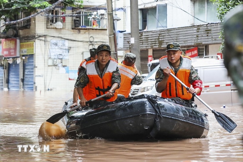 Trung Quốc: Mưa lớn gây ngập lụt nhiều địa phương, giao thông bị tê liệt
