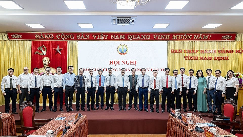Nam Định: Trao Giấy chứng nhận đăng ký đầu tư cho dự án trên 100 triệu USD