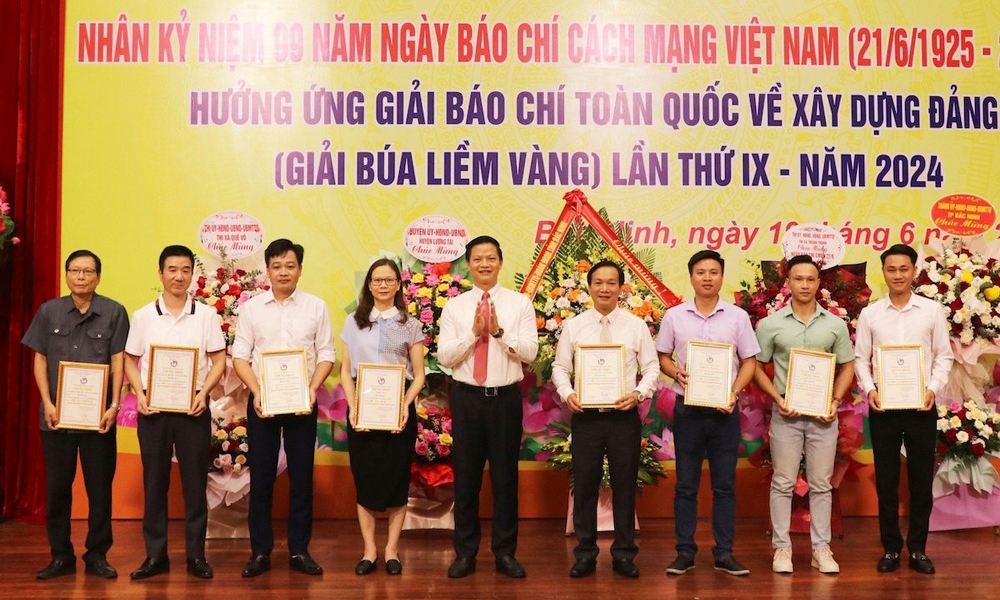 Bắc Ninh: Vinh danh những người làm báo tâm huyết