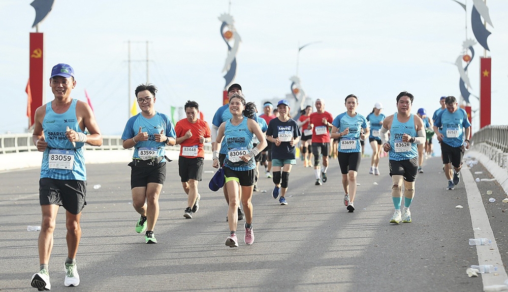 Hơn 8000 vận động viên tranh tài giải VnExpress Marathon Quy Nhơn 2024