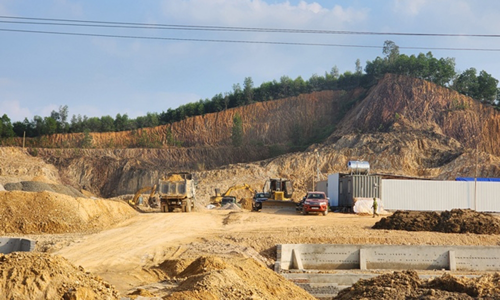 Thanh Hóa: Chấp thuận chủ trương, nhà đầu tư khai thác mỏ đất làm vật liệu san lấp