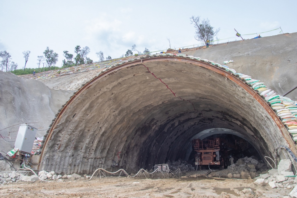 Nỗ lực thi công, bảo đảm tiến độ hầm Phượng Hoàng thuộc cao tốc Khánh Hòa - Buôn Ma Thuột