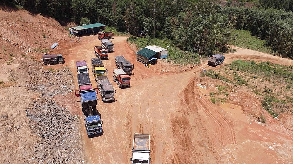 Quảng Ngãi: Trạm cân tại mỏ đất Tân Lập có cũng như không