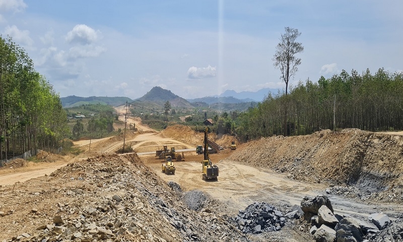 Đắk Lắk: Cho thuê gần 11ha đất khai thác khoáng sản phục vụ cao tốc