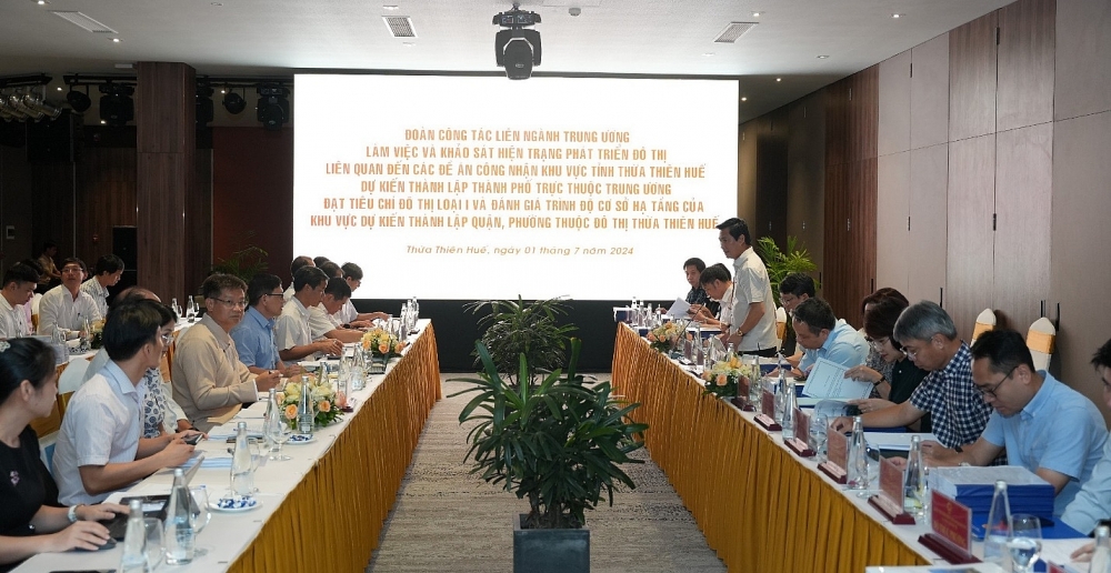 Thứ trưởng Bộ Xây dựng Nguyễn Tường Văn làm việc với tỉnh Thừa Thiên - Huế