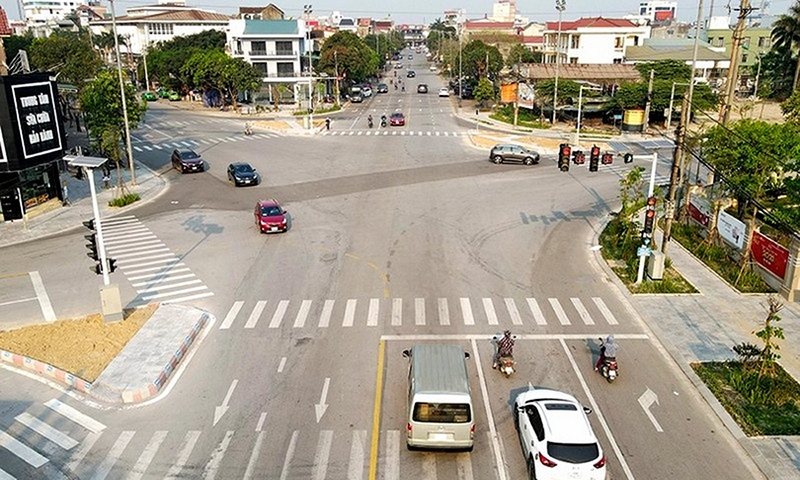 Hà Tĩnh: Tăng cường công tác quản lý, lập lại trật tự hành lang an toàn giao thông đường bộ, đường sắt trên địa bàn tỉnh