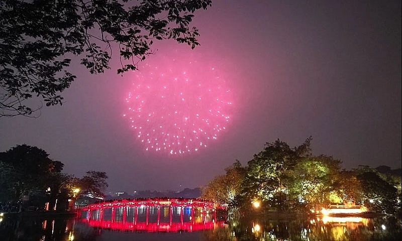 Hà Nội: Tổ chức 30 điểm bắn pháo hoa kỷ niệm 70 năm Ngày Giải phóng Thủ đô