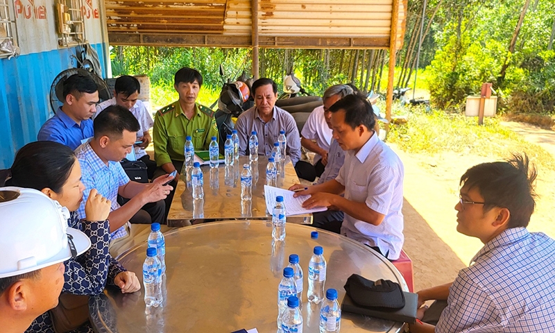 Quảng Ngãi: Đoàn liên ngành kiểm tra thực địa mỏ đất của Công ty TNHH Phú Điền