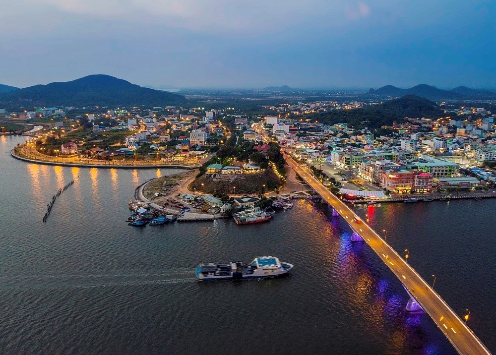 Bài 1: 20 năm xây dựng và phát triển để thị xã lên thành phố Hà Tiên