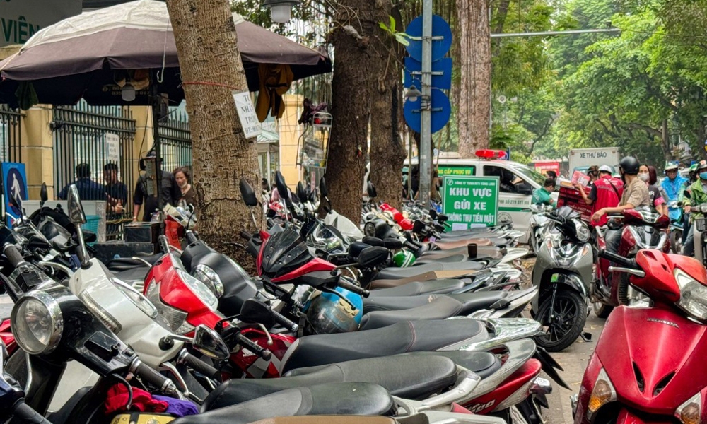 Hà Nội: Triển khai thu phí trông giữ xe không dùng tiền mặt trên toàn Thành phố