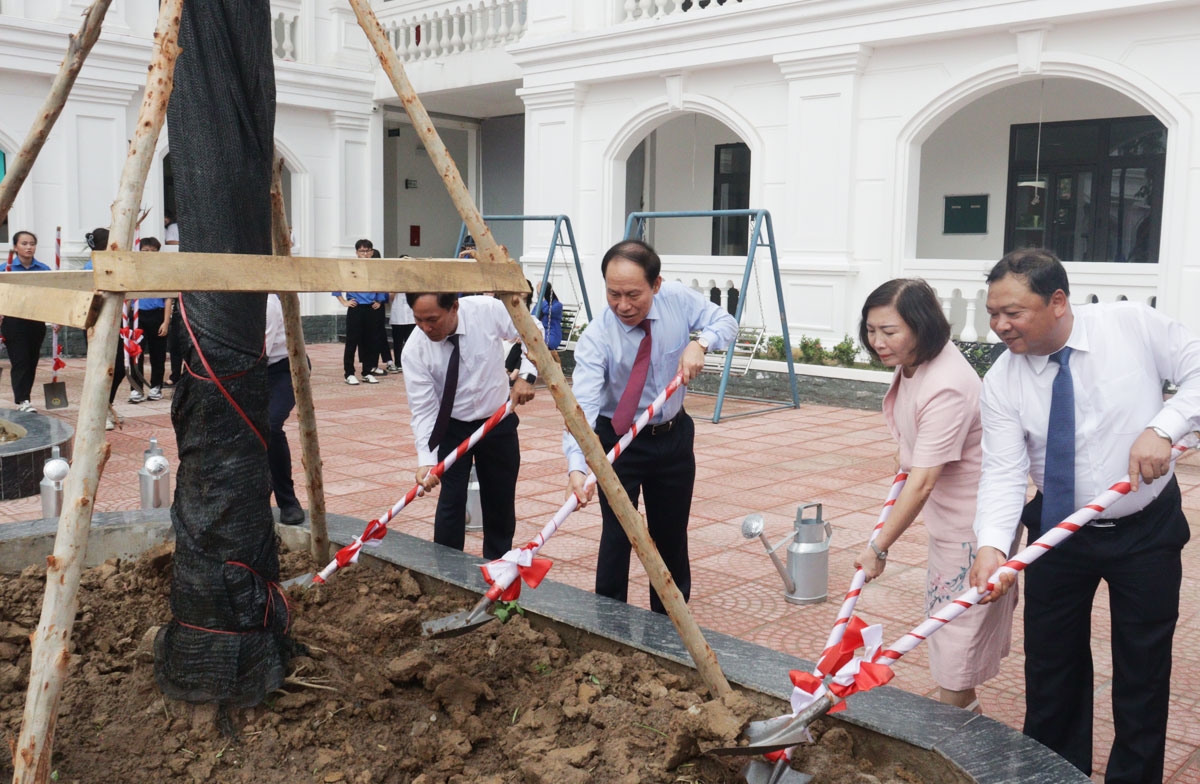 Hải Phòng: Khánh thành công trình trường THPT Hồng Bàng với mức đầu tư 150 tỷ đồng