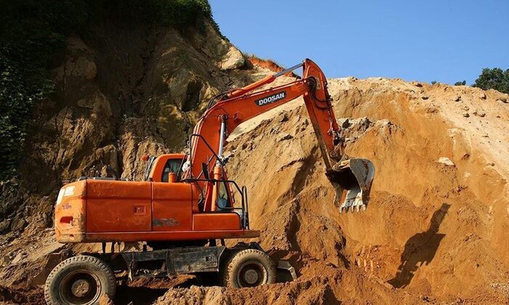 Quảng Nam: Công bố 2 công ty trúng đấu giá quyền khai thác 2 mỏ đất san lấp tại huyện Phú Ninh