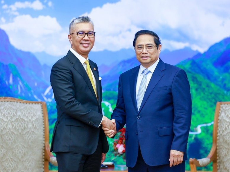 Thủ tướng tiếp Bộ trưởng Bộ Đầu tư, Thương mại và Công nghiệp Malaysia