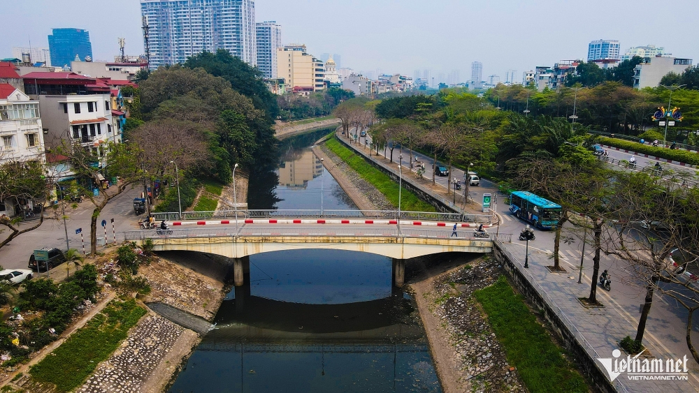 Những dòng sông 'chết' chảy quanh Hà Nội