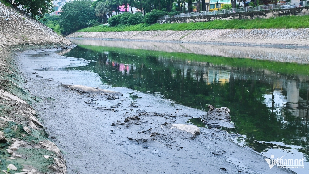 Những dòng sông 'chết' chảy quanh Hà Nội