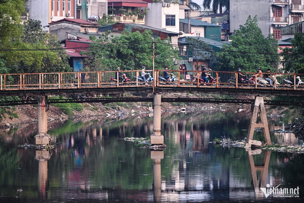 Những dòng sông 'chết' chảy quanh Hà Nội