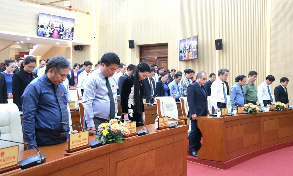 HĐND tỉnh Quảng Ngãi dành phút mặc niệm Tổng Bí thư Nguyễn Phú Trọng