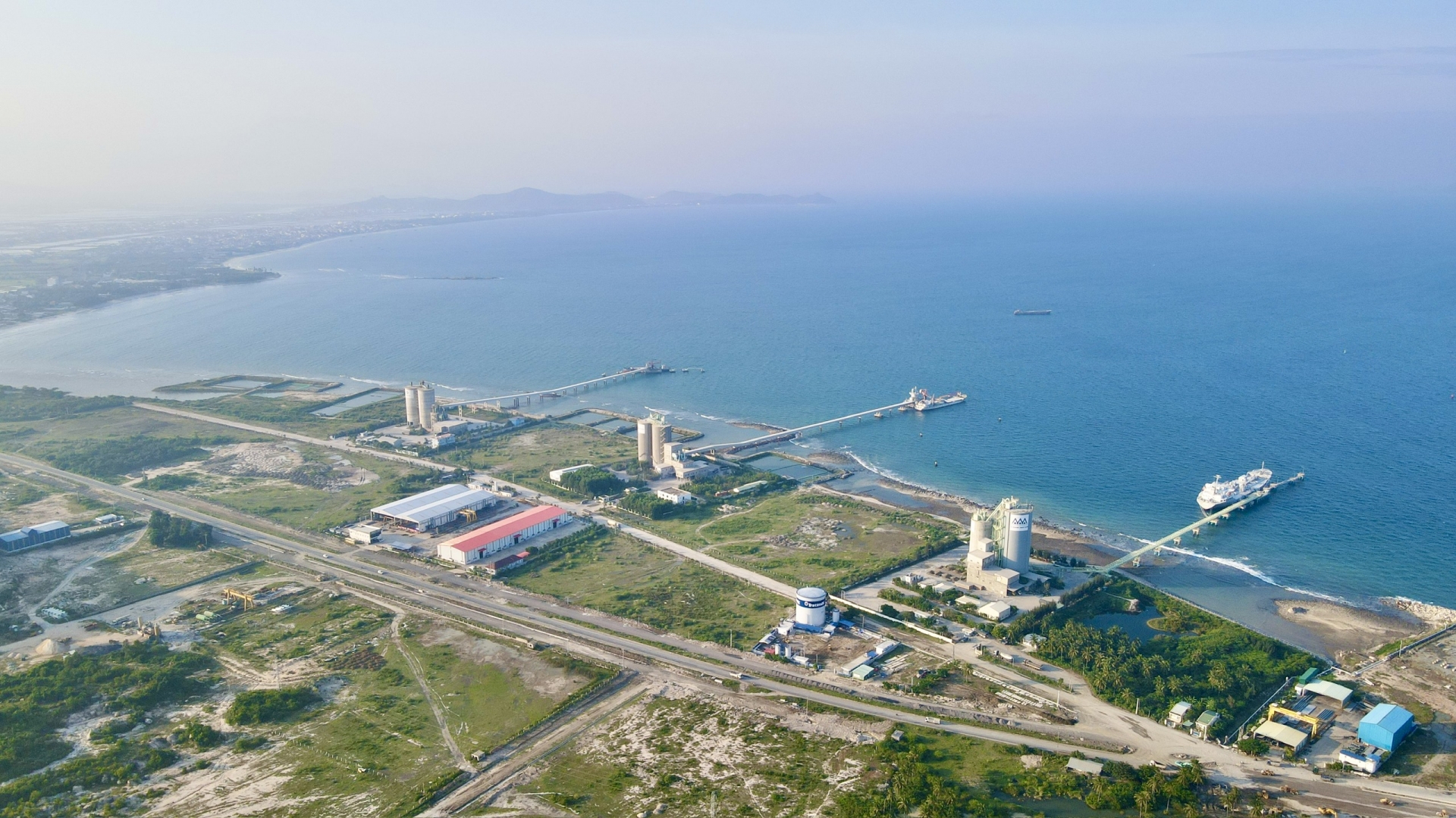 Khánh Hòa: Đề xuất gần 8.000 tỷ xây Cảng hàng không Vân Phong trên vùng mặt nước biển