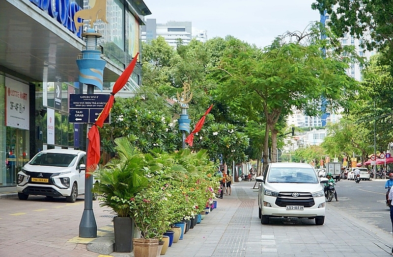 Khánh Hòa: Nhiều địa điểm treo cờ rủ tưởng nhớ cố Tổng Bí thư Nguyễn Phú Trọng